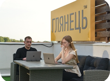 У нашій компанії, яка налічує багато стартапів, ми надаємо учасникам розробки можливість отримати відсоток від прибутку. 